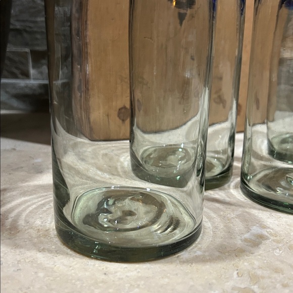 set of 4 hand-blown Mexican drinking glasses with cobalt blue rims - Picture 3 of 7